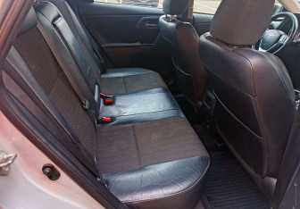 Подержанный автомобиль Toyota Auris Hatchback 2013 года (16 фото)