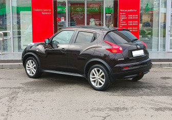 Подержанный автомобиль Nissan Juke 2013 года (7 фото)