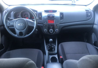 Подержанный автомобиль Kia Cerato Sedan 2011 года (10 фото)