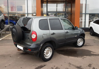 Подержанный автомобиль Chevrolet Niva 2016 года (5 фото)