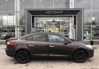 Подержанный автомобиль Renault Fluence 2012 года (4 фото)