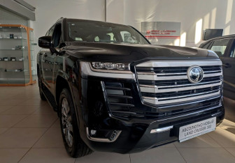 Новый Toyota Land Cruiser Suv 2025 (3 фото)
