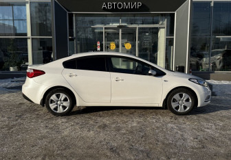 Подержанный автомобиль Kia Cerato Sedan 2015 года (4 фото)