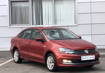 Подержанный автомобиль Volkswagen Polo Sedan 2015 года (3 фото)