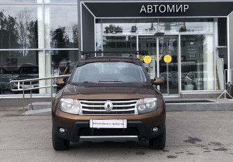 Подержанный автомобиль Renault Duster 2013 года (2 фото)