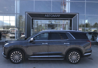 Подержанный автомобиль Hyundai Palisade 2022 года (8 фото)