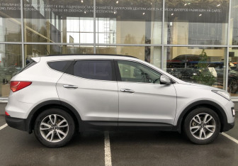 Подержанный автомобиль Hyundai Santa Fe 2014 года (4 фото)