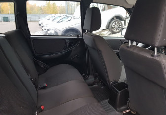 Подержанный автомобиль Chevrolet Niva 2016 года (10 фото)