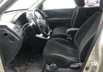 Подержанный автомобиль Hyundai Tucson 2008 года (9 фото)