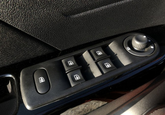 Подержанный автомобиль Renault Kaptur 2017 года (13 фото)