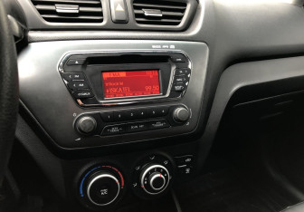 Подержанный автомобиль Kia Rio Sedan 2012 года (16 фото)