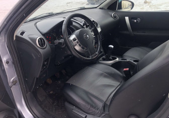Подержанный автомобиль Nissan Qashqai 2013 года (9 фото)