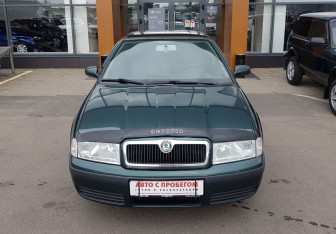 Подержанный автомобиль Skoda Octavia Liftback 2008 года (2 фото)