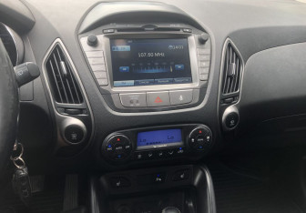 Подержанный автомобиль Hyundai ix35 2013 года (11 фото)
