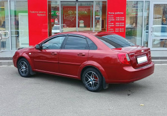 Подержанный автомобиль Chevrolet Lacetti Sedan 2008 года (7 фото)