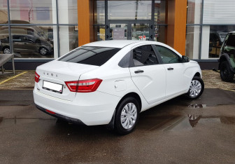 Подержанный автомобиль LADA (ВАЗ) Vesta Sedan 2016 года (5 фото)