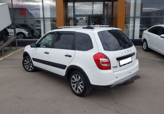 Подержанный автомобиль LADA (ВАЗ) Granta Wagon 2019 года (7 фото)