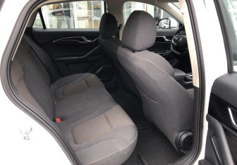 Подержанный автомобиль FAW Bestune B70 2023 года (11 фото)