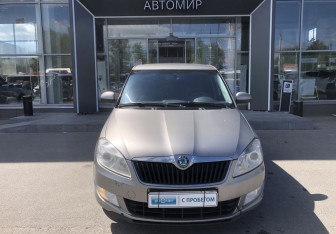 Подержанный автомобиль Skoda Fabia Hatchback 2012 года (2 фото)