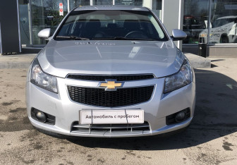 Подержанный автомобиль Chevrolet Cruze Sedan 2011 года (2 фото)