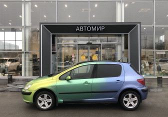 Подержанный автомобиль Peugeot 307 Hatchback 2002 года (8 фото)