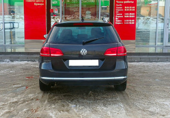 Подержанный автомобиль Volkswagen Passat Wagon 2011 года (6 фото)