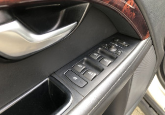 Подержанный автомобиль Volvo XC70 2014 года (13 фото)