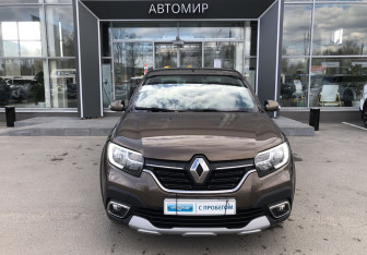 Подержанный автомобиль Renault Logan Sedan 2019 года (2 фото)
