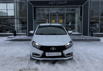 Подержанный автомобиль LADA (ВАЗ) Vesta Sedan 2018 года (2 фото)