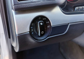 Подержанный автомобиль Audi A4 Sedan 2004 года (17 фото)