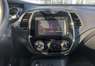 Подержанный автомобиль Renault Kaptur 2017 года (14 фото)