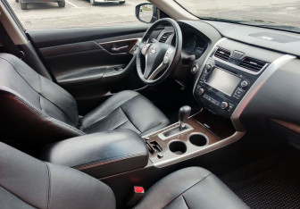 Подержанный автомобиль Nissan Teana 2014 года (14 фото)