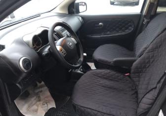 Подержанный автомобиль Nissan Note 2007 года (9 фото)