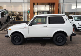 Подержанный автомобиль LADA (ВАЗ) 2121 (4x4) 2017 года (8 фото)