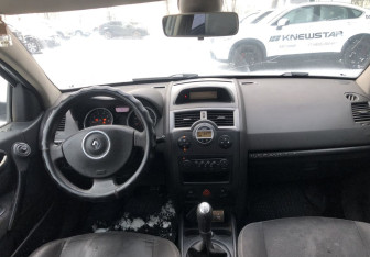 Подержанный автомобиль Renault Megane Sedan 2008 года (10 фото)