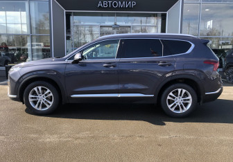 Подержанный автомобиль Hyundai Santa Fe 2021 года (8 фото)