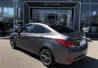 Подержанный автомобиль Hyundai Solaris Sedan 2015 года (7 фото)