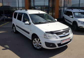 Подержанный автомобиль LADA (ВАЗ) Largus Wagon 2018 года (3 фото)