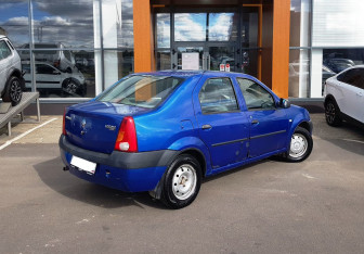 Подержанный автомобиль Renault Logan Sedan 2007 года (5 фото)