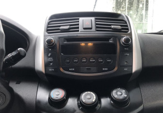 Подержанный автомобиль Lifan X60 2014 года (14 фото)