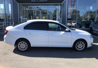 Подержанный автомобиль Skoda Rapid Liftback 2019 года (4 фото)