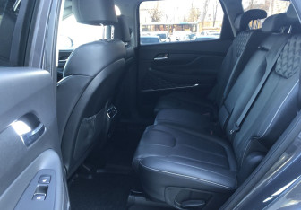 Подержанный автомобиль Hyundai Santa Fe 2021 года (11 фото)