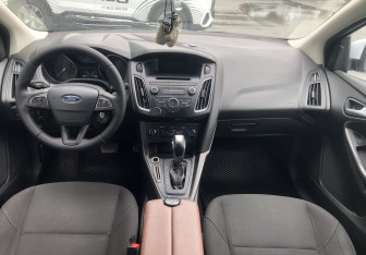 Подержанный автомобиль Ford Focus Wagon 2017 года (10 фото)
