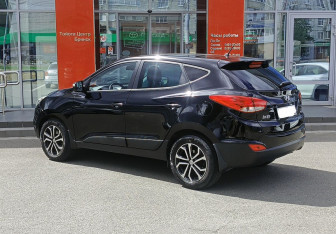 Подержанный автомобиль Hyundai ix35 2014 года (7 фото)