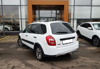 Подержанный автомобиль LADA (ВАЗ) Granta Wagon 2022 года (7 фото)