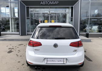 Подержанный автомобиль Volkswagen Golf Hatchback 2013 года (6 фото)