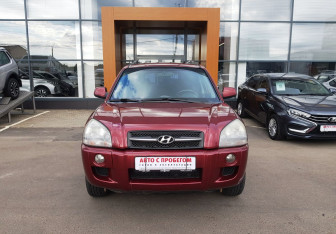 Подержанный автомобиль Hyundai Tucson 2008 года (2 фото)