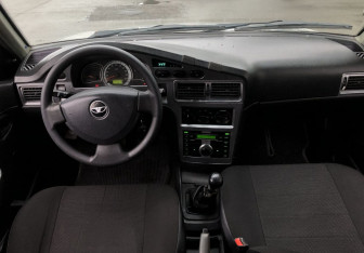 Подержанный автомобиль Daewoo Nexia Sedan 2008 года (10 фото)