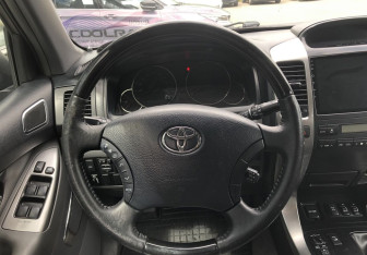 Подержанный автомобиль Toyota Land Cruiser Prado 2008 года (12 фото)