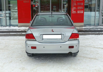 Подержанный автомобиль Mitsubishi Lancer Sedan 2007 года (6 фото)